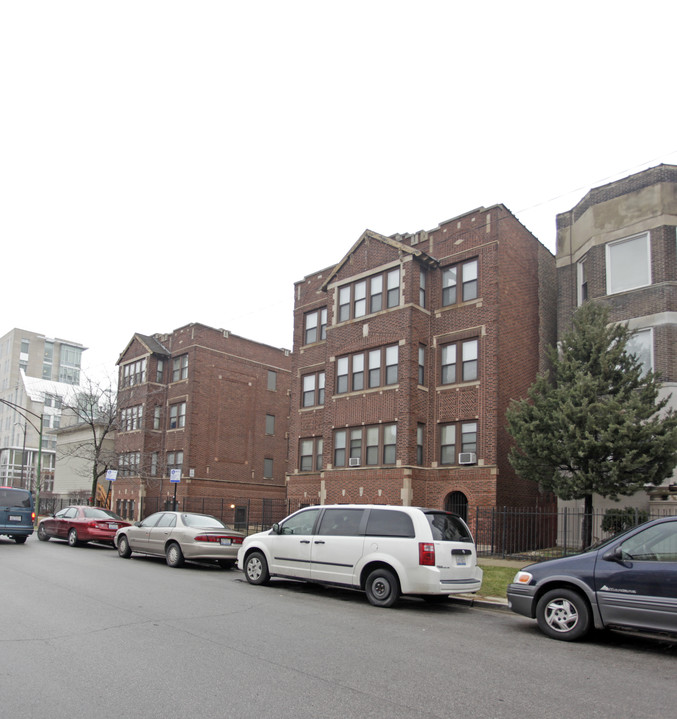 Renaissance Apartments in Chicago, IL - Building Photo