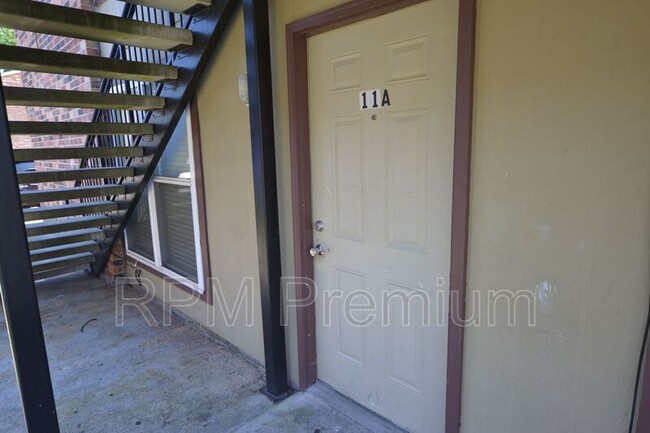2150 N Sherwood Forest Dr in Baton Rouge, LA - Building Photo - Building Photo