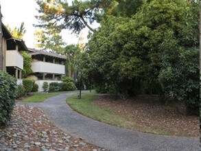 Chico Villa East Apartments in Chico, CA - Foto de edificio - Building Photo