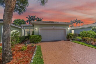 10664 Royal Caribbean Cir in Boynton Beach, FL - Building Photo - Building Photo
