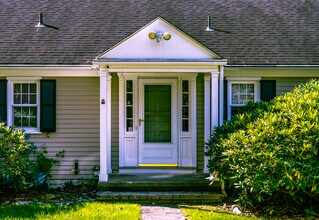 124 Old Sherman Hill Rd in Woodbury, CT - Building Photo - Building Photo