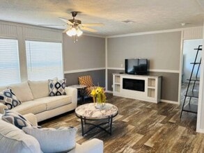 527 Caroline St in Mercedes, TX - Building Photo - Building Photo