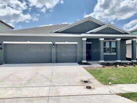 125 Pineywoods St in St. Cloud, FL - Building Photo