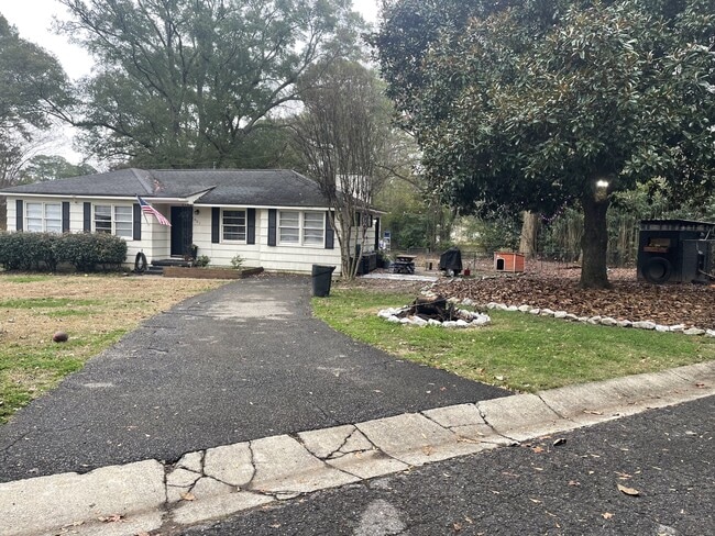 621 Greenhill Dr in Birmingham, AL - Building Photo - Building Photo