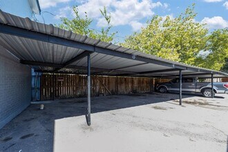 3040 Golfcrest Blvd in Houston, TX - Building Photo - Building Photo