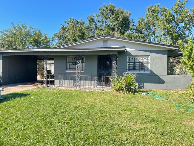 property at 3207 Mahalia Pl