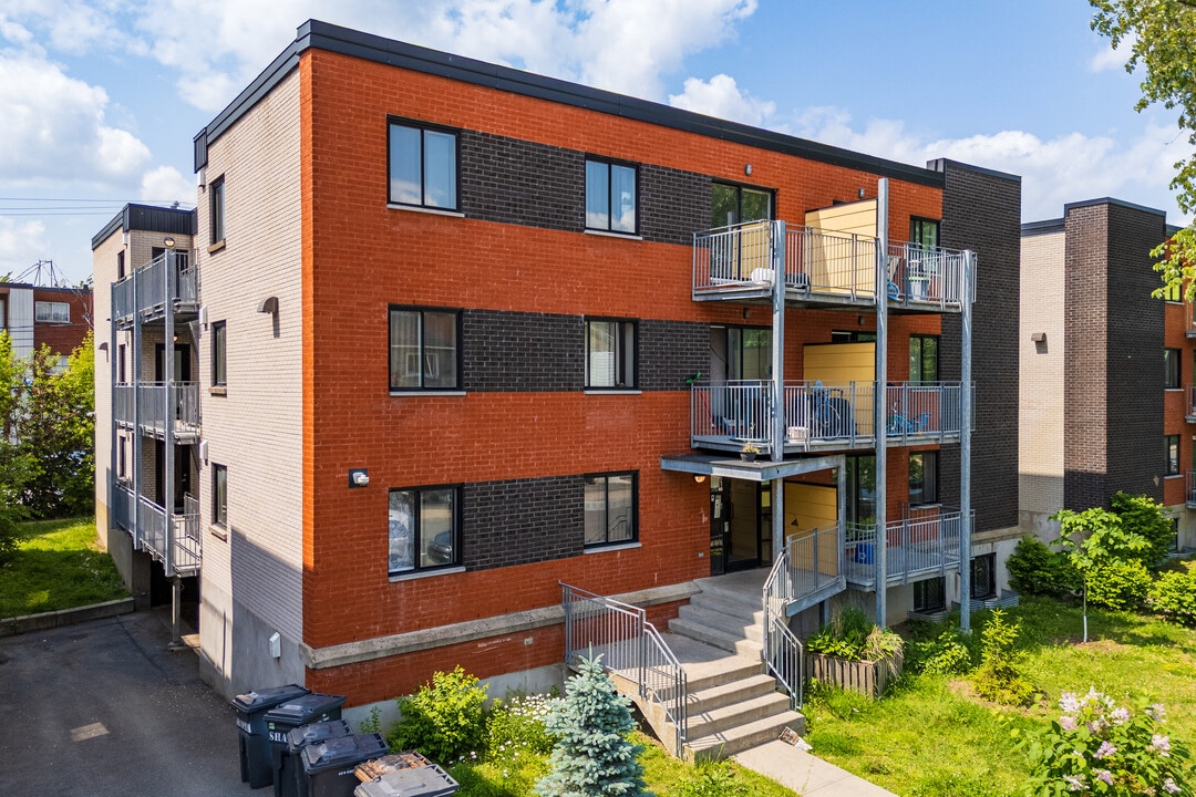 Oasis D'Espoir in Montreal Nord, QC - Building Photo