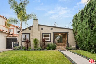 419 S Almont Dr in Beverly Hills, CA - Building Photo - Building Photo