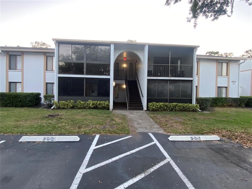 954 Courtyard Ln in Orlando, FL - Foto de edificio