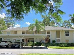 749 Landover Cir in Naples, FL - Foto de edificio