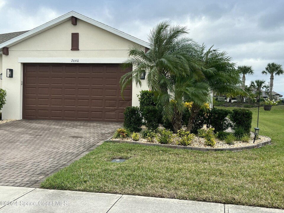 2640 Treasure Cay Ln in Melbourne, FL - Foto de edificio