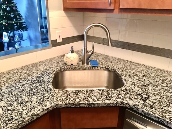 2529 Senator Ct, Unit H in St. Louis, MO - Building Photo - Building Photo