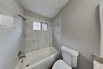 26 Pinewood Forest Ct in Spring, TX - Building Photo - Building Photo