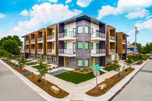 2720 W Devitt St in Fort Worth, TX - Building Photo