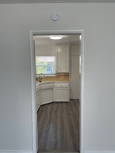 10727 Western Ave in Downey, CA - Building Photo - Building Photo