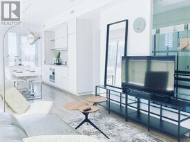 197 Yonge St in Toronto, ON - Building Photo