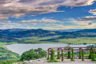 31095 US-40, Unit Upper Cottage in Steamboat Springs, CO - Building Photo