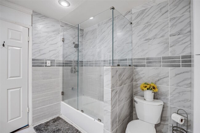 2574 Marilee Ln in Houston, TX - Building Photo - Building Photo