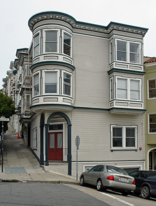 1100-1112 Montgomery St in San Francisco, CA - Building Photo