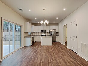 5050 Twin River Dr in Denver, NC - Building Photo - Building Photo