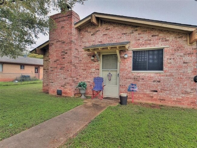 2404 Cottonwood Dr in Georgetown, TX - Building Photo - Building Photo