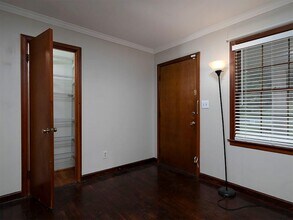 858 Gaylemont Cir in Decatur, GA - Foto de edificio - Building Photo