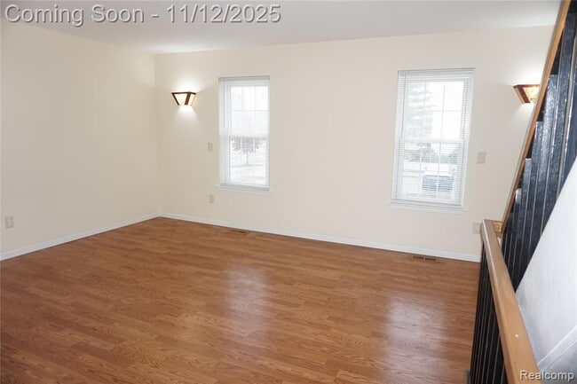 37680 Charter Oaks Blvd in Clinton Township, MI - Building Photo - Building Photo