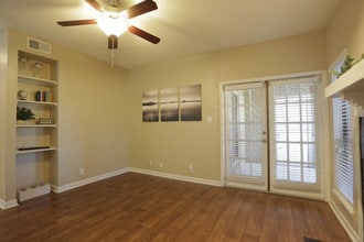 Santa Fe Condo Apartments in San Antonio, TX - Foto de edificio - Interior Photo