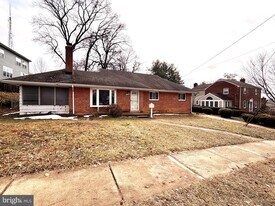 2121 Patrick Henry Dr in Arlington, VA - Building Photo