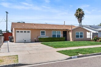 927 Spinel Ave in El Cajon, CA - Building Photo - Building Photo