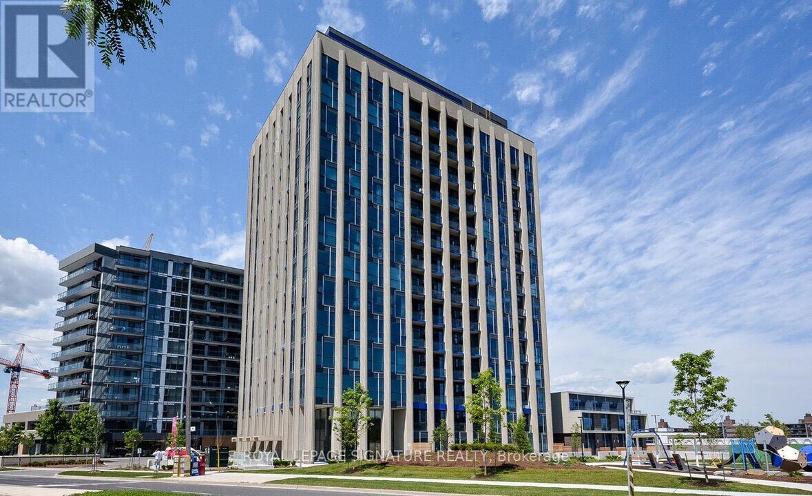 75 The Donway W in Toronto, ON - Building Photo