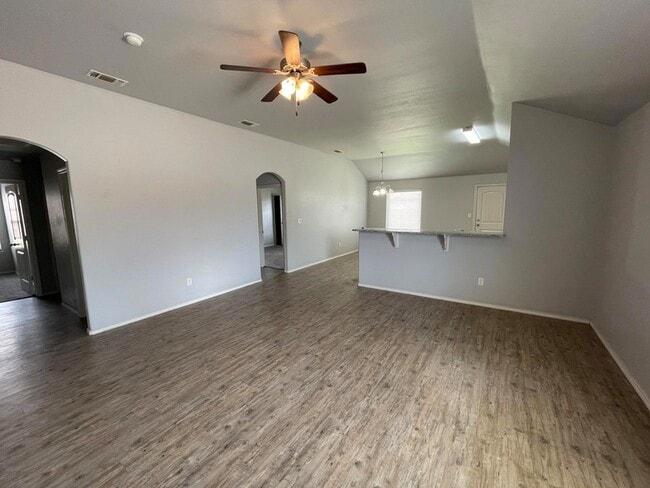 1012 Donald Preston Dr in Wolfforth, TX - Building Photo - Building Photo