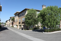 The Gables of Whittier in Whittier, CA - Foto de edificio - Building Photo