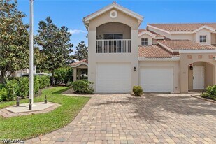 28611 Carriage Home Dr in Bonita Springs, FL - Building Photo