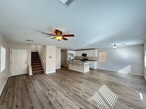 244 Dogleg Dr in Las Vegas, NV - Building Photo - Building Photo