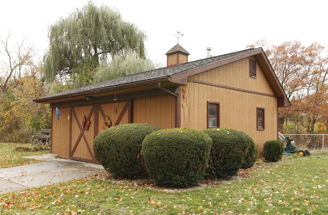 Sunset Mobile Home Park in Adrian, MI - Building Photo - Building Photo