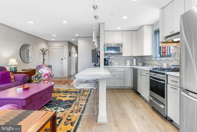 1593 N Colonial Terrace in Arlington, VA - Building Photo - Building Photo