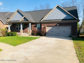 4000 Emerald Spring Pl in Louisville, KY - Building Photo - Building Photo