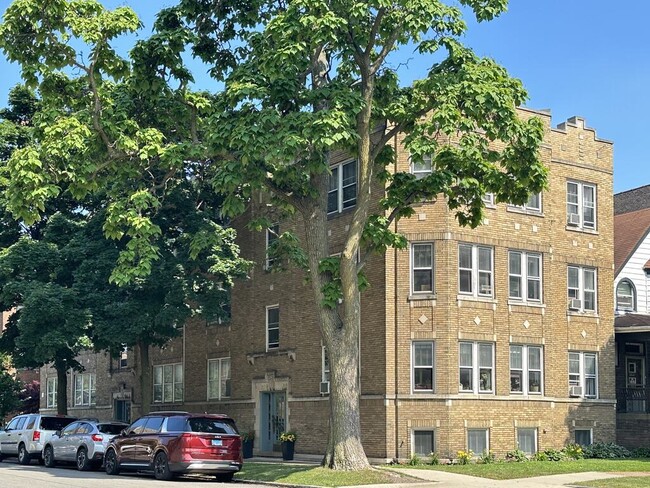 property at 1653 W Gregory St