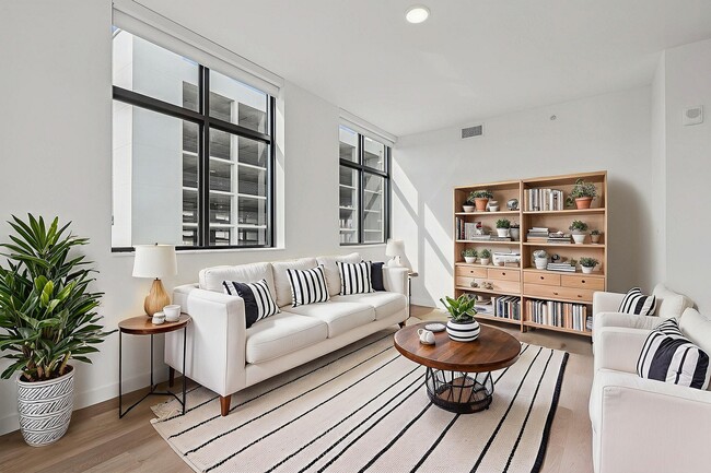 The Tropic in Hollywood, FL - Foto de edificio - Building Photo