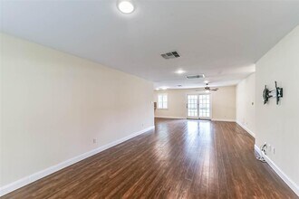 9630 Meadowvale Dr in Houston, TX - Building Photo - Building Photo