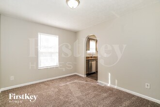 391 Oak Village Dr in Columbus, OH - Foto de edificio - Building Photo