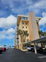1255 Tarpon Center Dr in Venice, FL - Building Photo