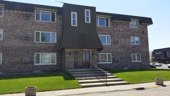 1608 Richmond St in Joliet, IL - Building Photo