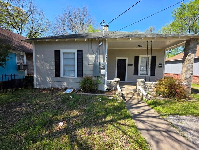 property at 1315 W 16th St