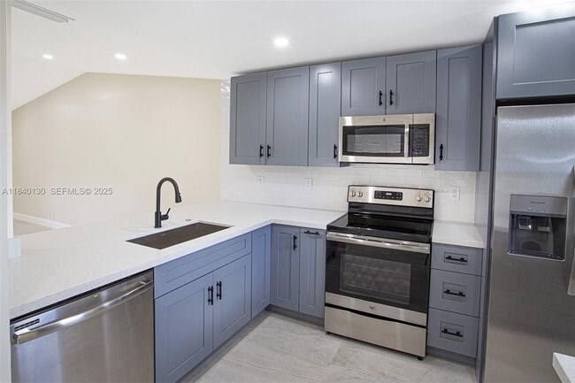 9431 Boca Cove Cir in Boca Raton, FL - Building Photo - Building Photo