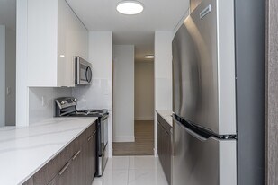 Lancaster Tower in Edmonton, AB - Building Photo