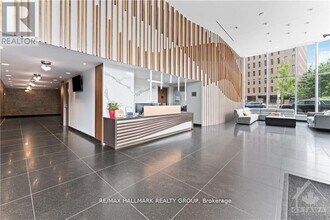 805-2805 Carling Ave in Ottawa, ON - Building Photo - Building Photo