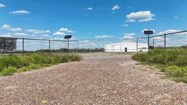 5029 US-83 in Lopeno, TX - Building Photo - Building Photo