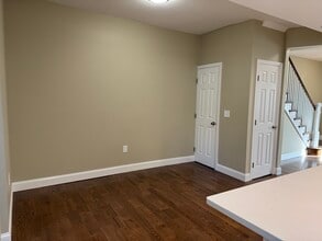 604 N Augusta Ave in Baltimore, MD - Foto de edificio - Building Photo